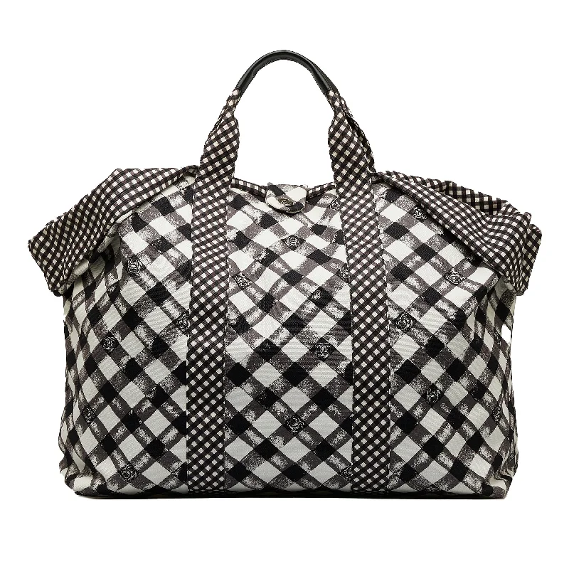 Chanel Gingham XXL Tote (SHG-FDvtAx)