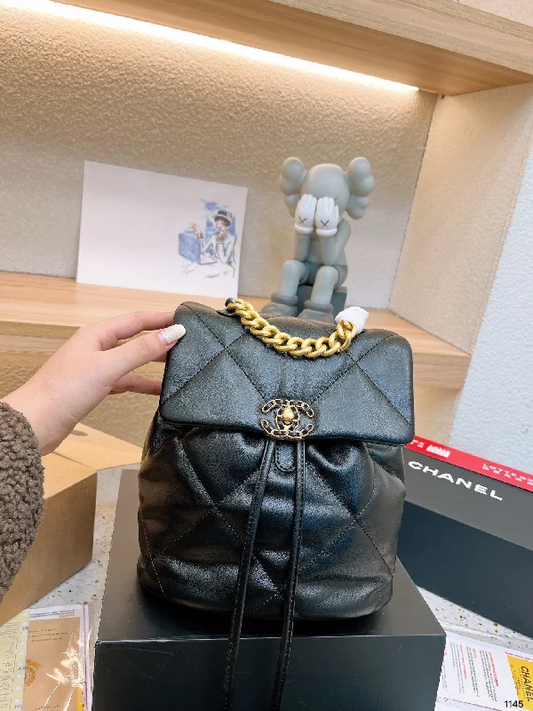 CHANEL BLACK CHAIN BAG SHOULDER BAG