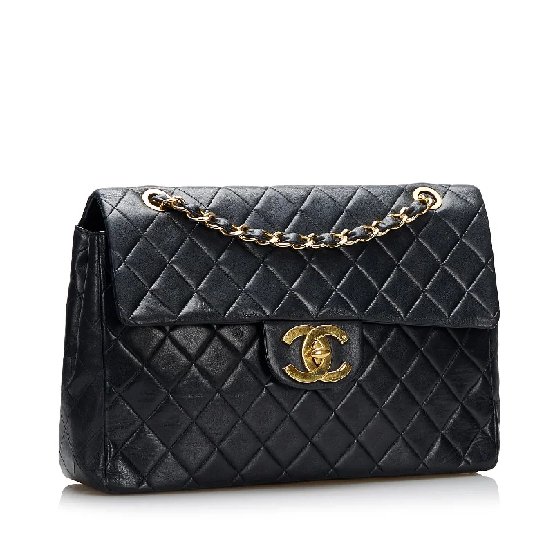 Chanel Jumbo Classic Lambskin Maxi Single Flap Bag (eYSHRc)