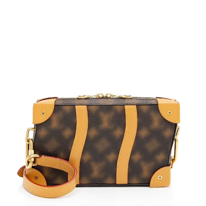 Louis Vuitton Limited Edition Monogram Blurry Soft Trunk Messenger (SHF-VWx6CA)